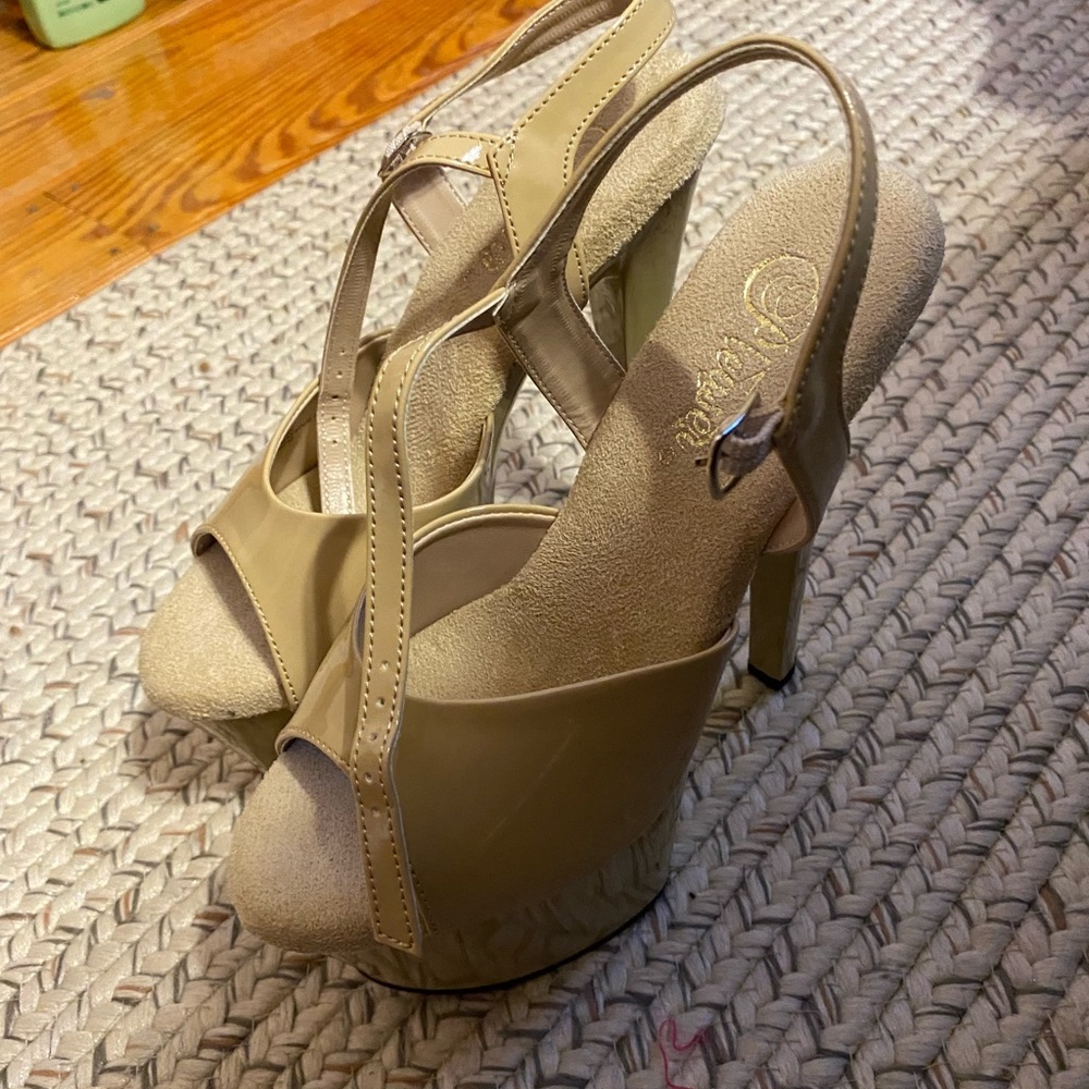 High Heel shoes